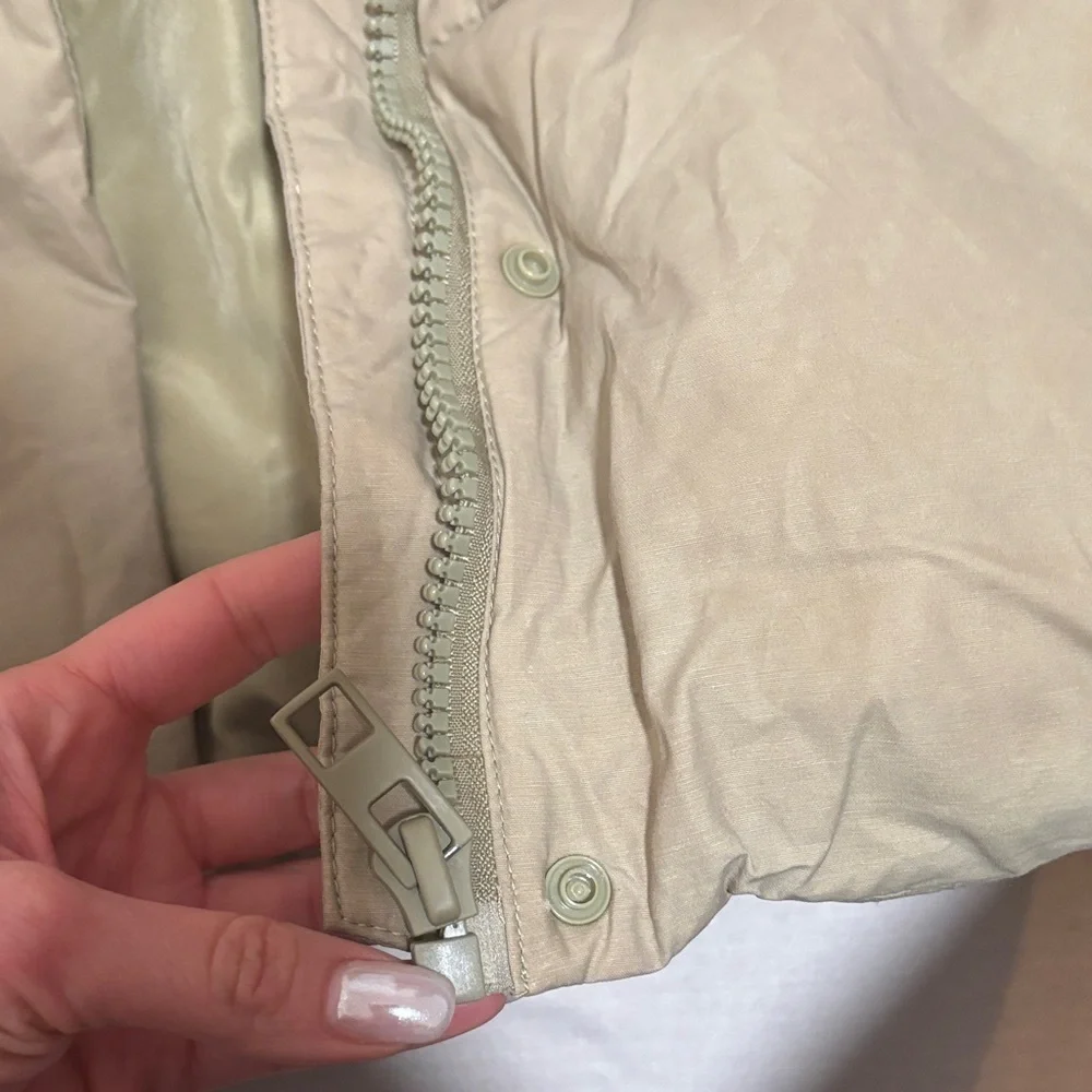 Zara Women's Beige Hooded Puffer Jacket - Picture 7 of 14